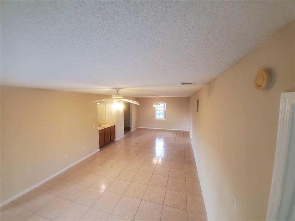 For Rent: $1,600 (2 beds, 2 baths, 1365 Square Feet)