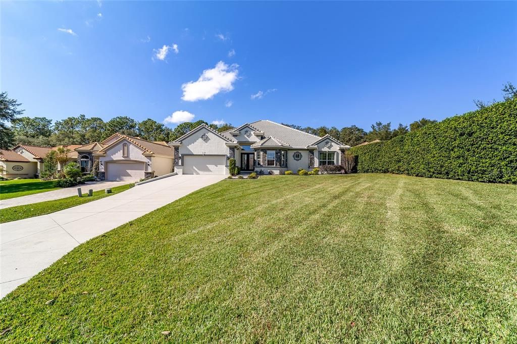 For Sale: $829,000 (3 beds, 2 baths, 2550 Square Feet)