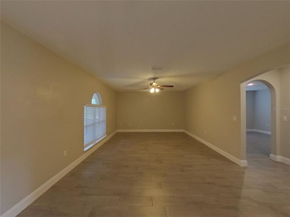 For Rent: $2,239 (4 beds, 2 baths, 2240 Square Feet)