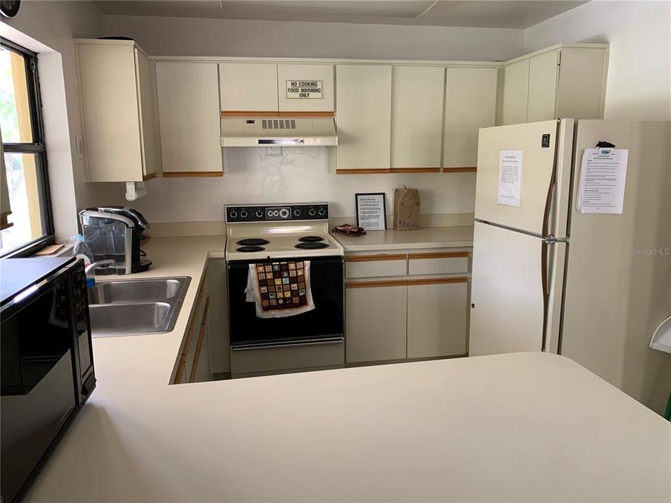 For Sale: $325,000 (2 beds, 2 baths, 1000 Square Feet)