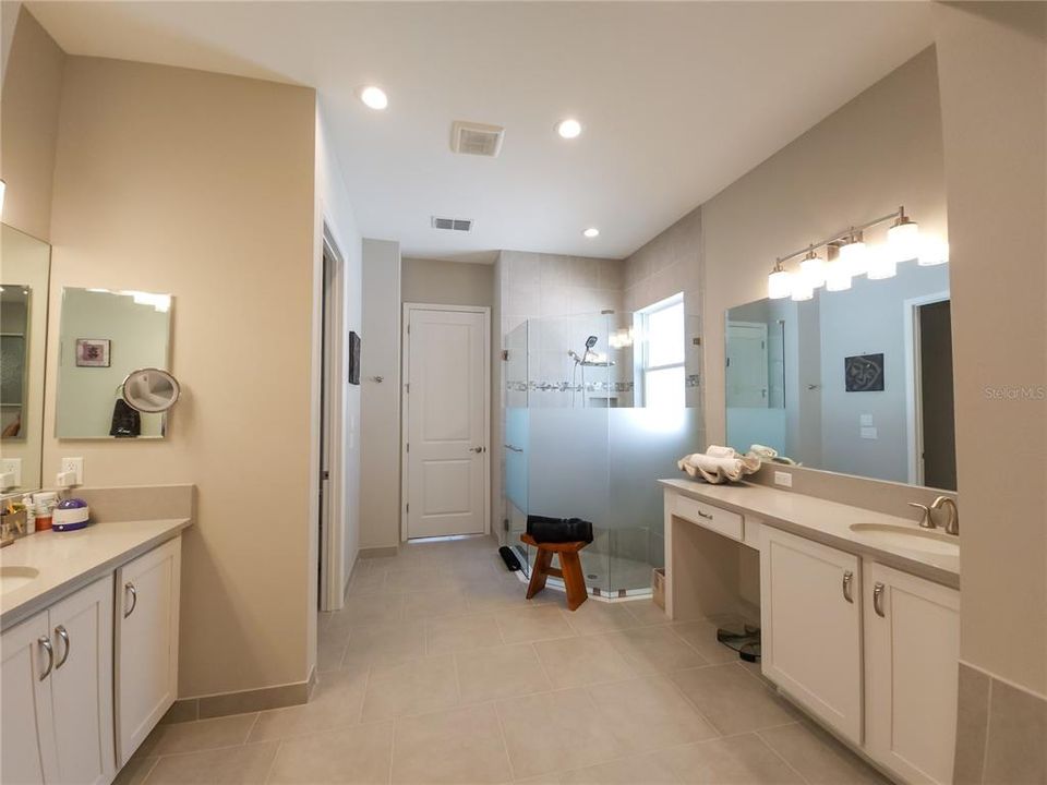 For Sale: $639,900 (2 beds, 2 baths, 2074 Square Feet)