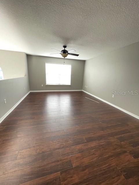 For Rent: $2,500 (4 beds, 2 baths, 3072 Square Feet)