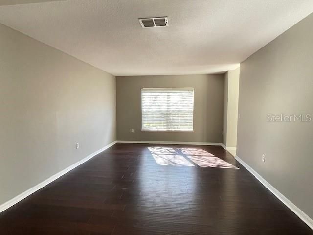 For Rent: $2,500 (4 beds, 2 baths, 3072 Square Feet)