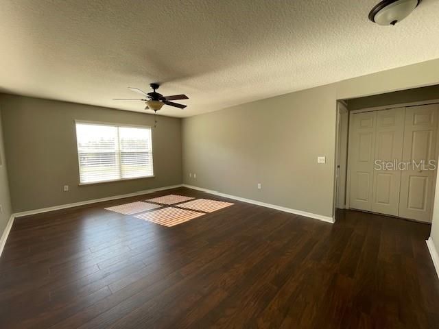 For Rent: $2,500 (4 beds, 2 baths, 3072 Square Feet)