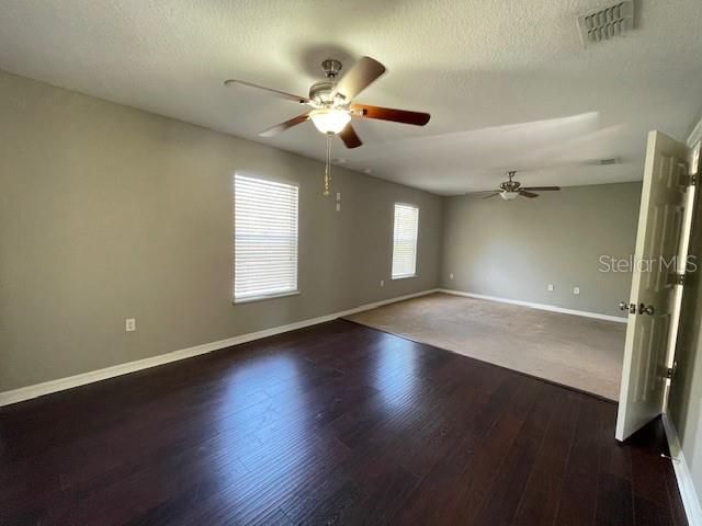 For Rent: $2,500 (4 beds, 2 baths, 3072 Square Feet)