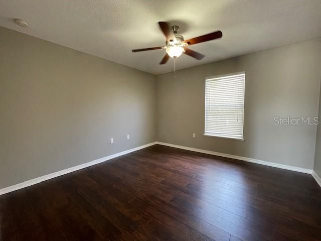 For Rent: $2,500 (4 beds, 2 baths, 3072 Square Feet)