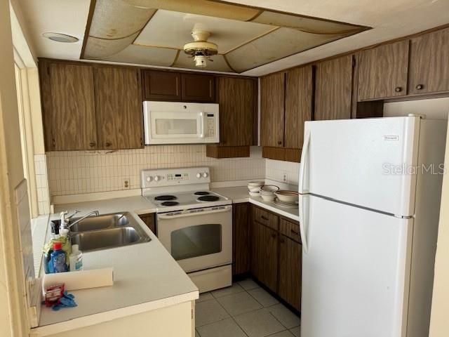 For Sale: $159,900 (2 beds, 2 baths, 1464 Square Feet)