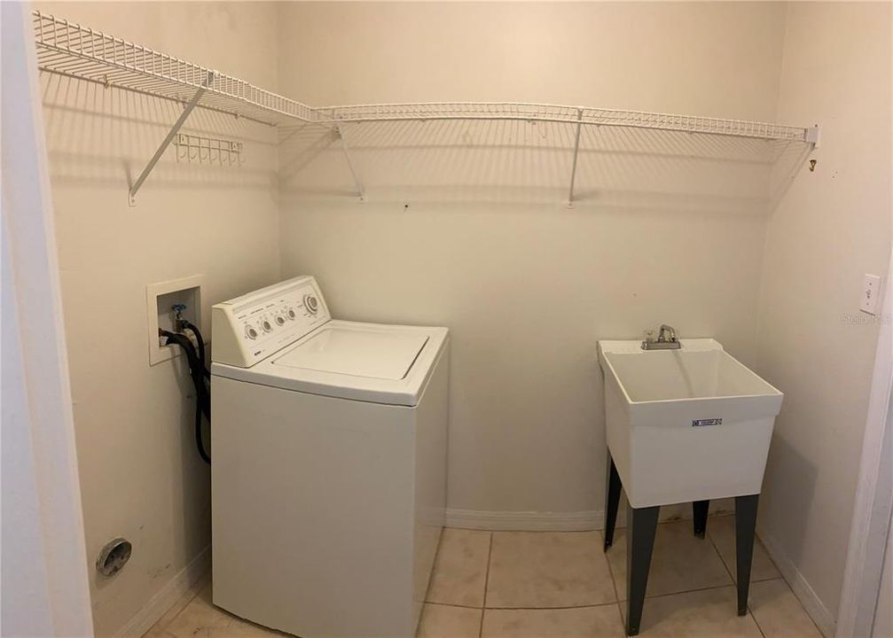 LAUNDRY ROOM