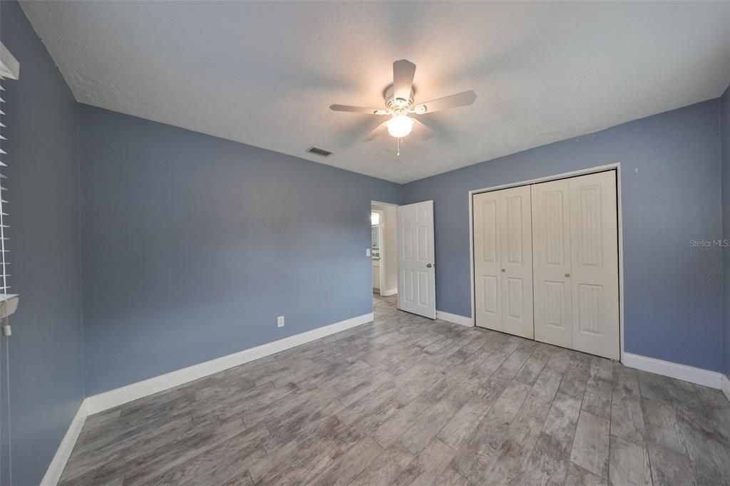 For Sale: $465,000 (2 beds, 1 baths, 1075 Square Feet)