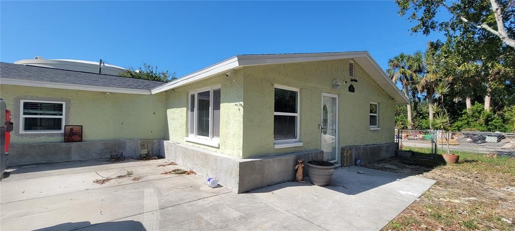 For Sale: $425,000 (3 beds, 2 baths, 1818 Square Feet)