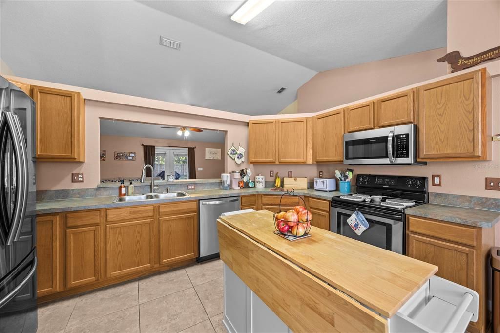 For Sale: $349,900 (3 beds, 2 baths, 1535 Square Feet)