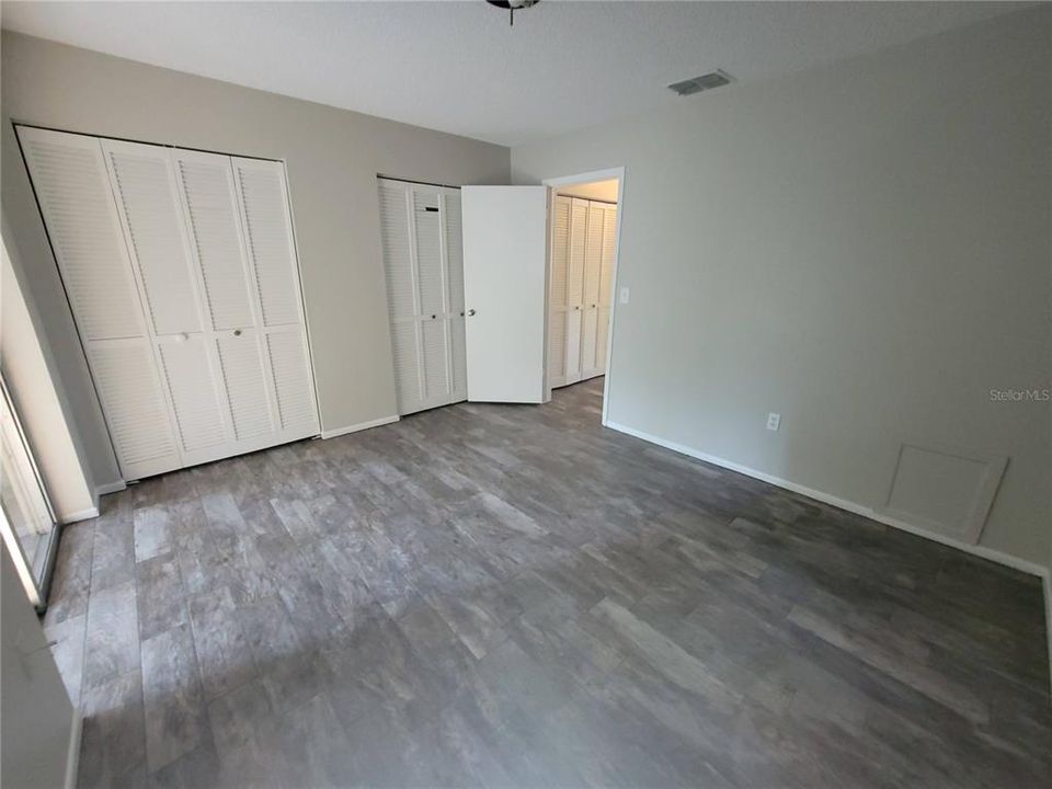 lots of closet space in bedroom