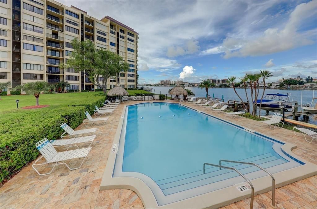 Heated waterside Pool