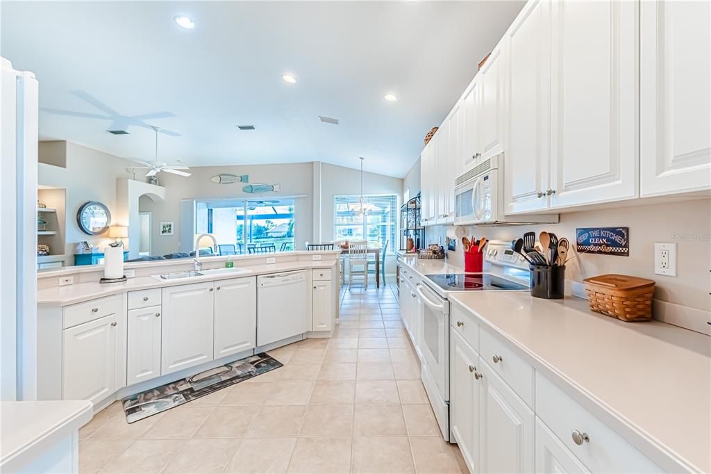 Nice size kitchen with loads of cabinets/storage