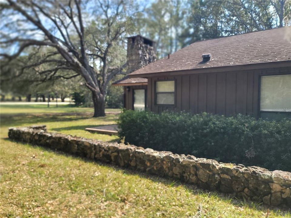 For Sale: $279,000 (3 beds, 2 baths, 1634 Square Feet)