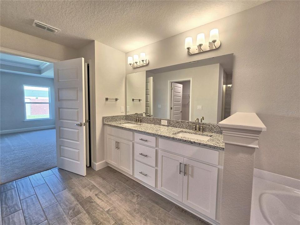 Active With Contract: $403,665 (4 beds, 3 baths, 2200 Square Feet)