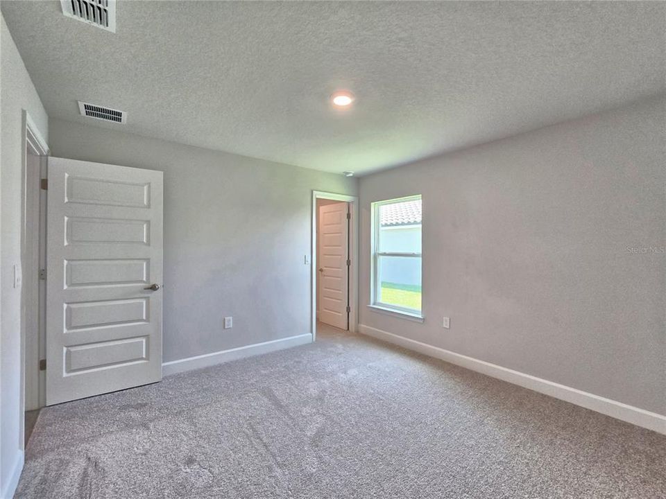 Active With Contract: $403,665 (4 beds, 3 baths, 2200 Square Feet)