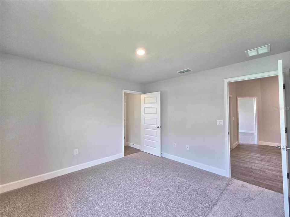 Active With Contract: $403,665 (4 beds, 3 baths, 2200 Square Feet)