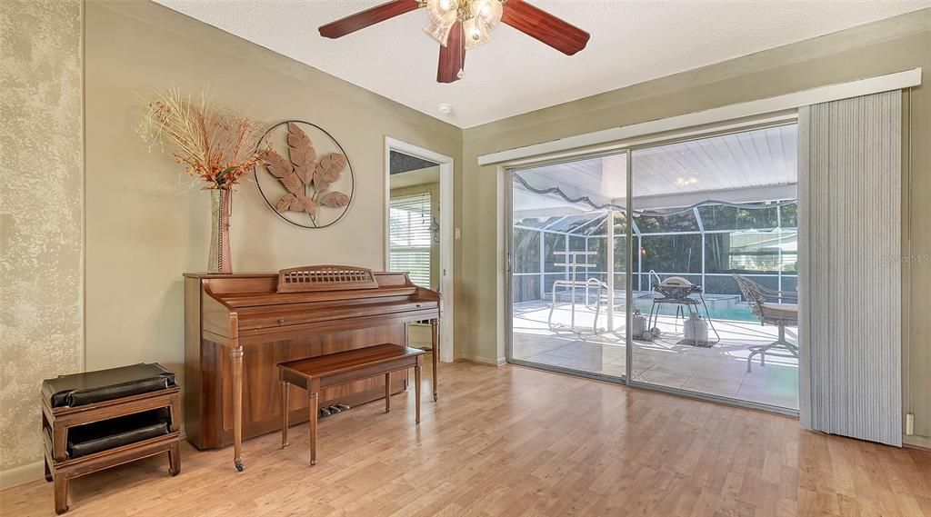 DINING ROOM AREA