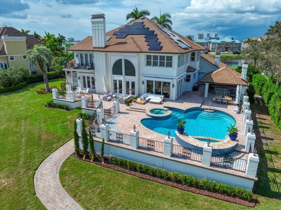 For Sale: $8,999,000 (6 beds, 7 baths, 6453 Square Feet)