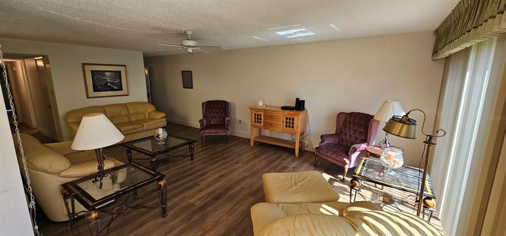 For Sale: $208,000 (2 beds, 2 baths, 1270 Square Feet)