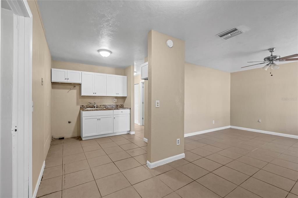 For Sale: $275,000 (3 beds, 1 baths, 1090 Square Feet)