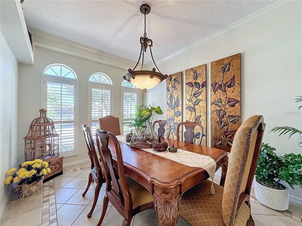 Formal dining room - plantation shutters