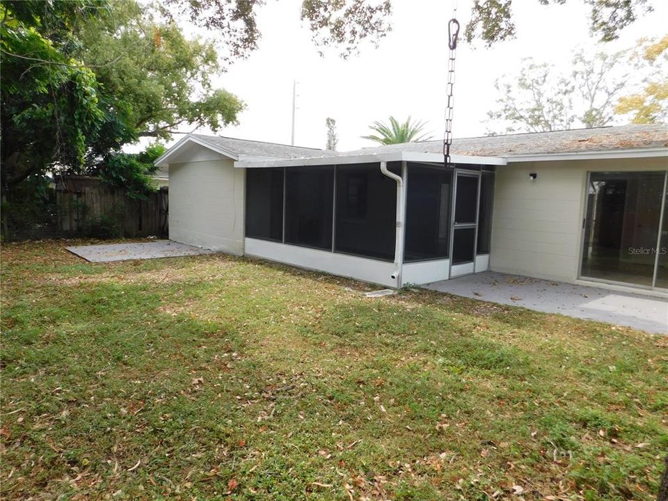 For Sale: $274,900 (4 beds, 2 baths, 1457 Square Feet)