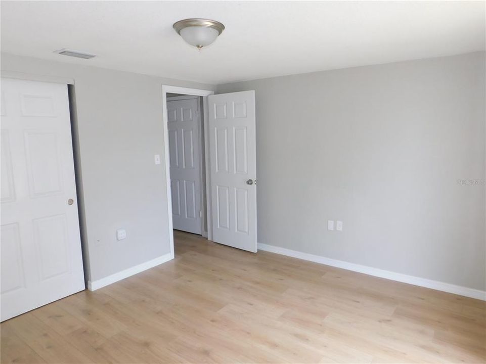 For Sale: $274,900 (4 beds, 2 baths, 1457 Square Feet)