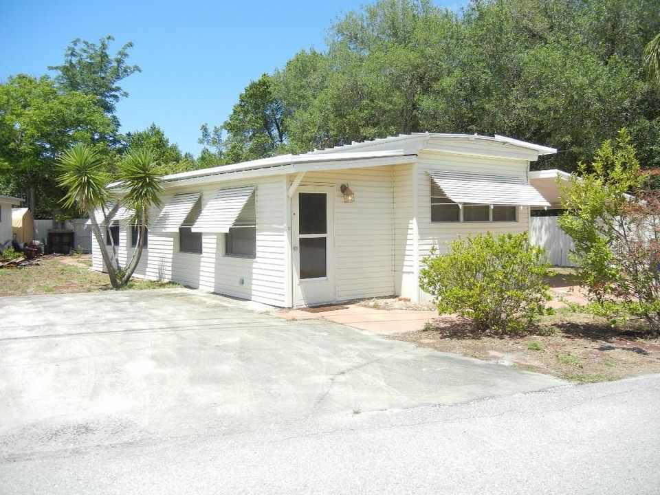 For Sale: $74,900 (2 beds, 1 baths, 1126 Square Feet)