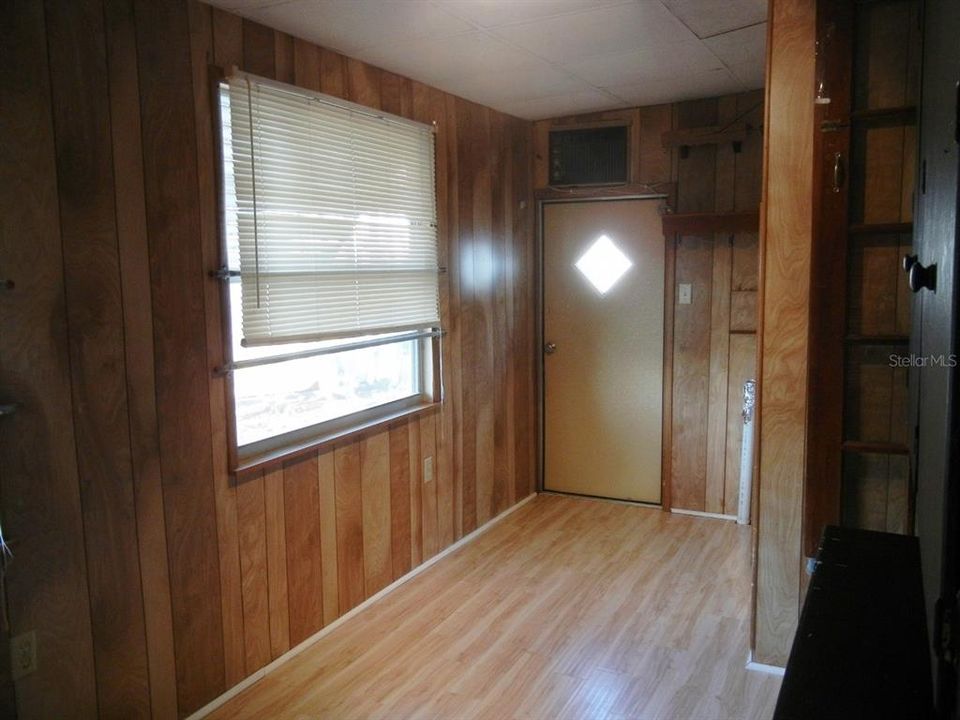 For Sale: $74,900 (2 beds, 1 baths, 1126 Square Feet)