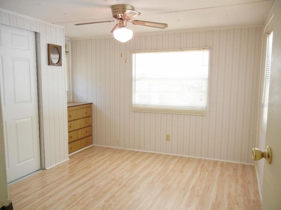 For Sale: $74,900 (2 beds, 1 baths, 1126 Square Feet)