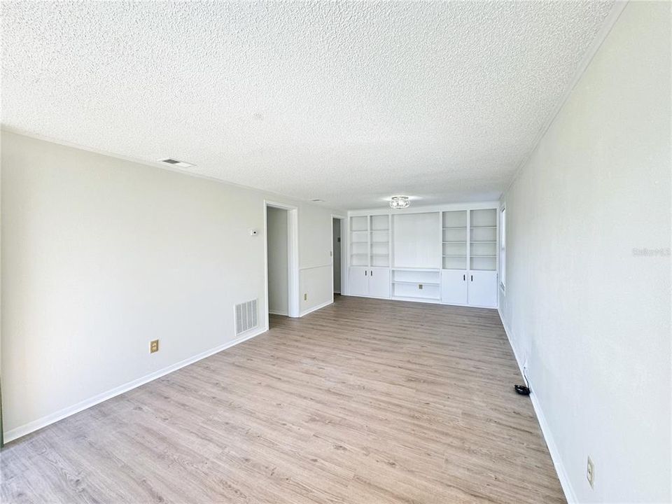 For Rent: $1,799 (3 beds, 2 baths, 1038 Square Feet)