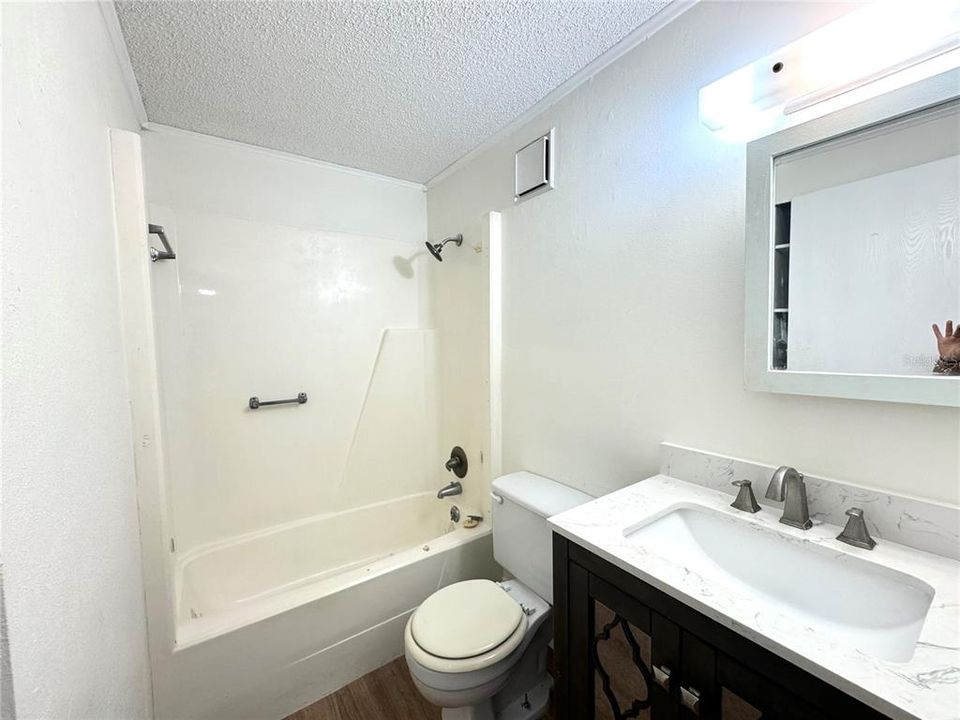 For Rent: $1,799 (3 beds, 2 baths, 1038 Square Feet)