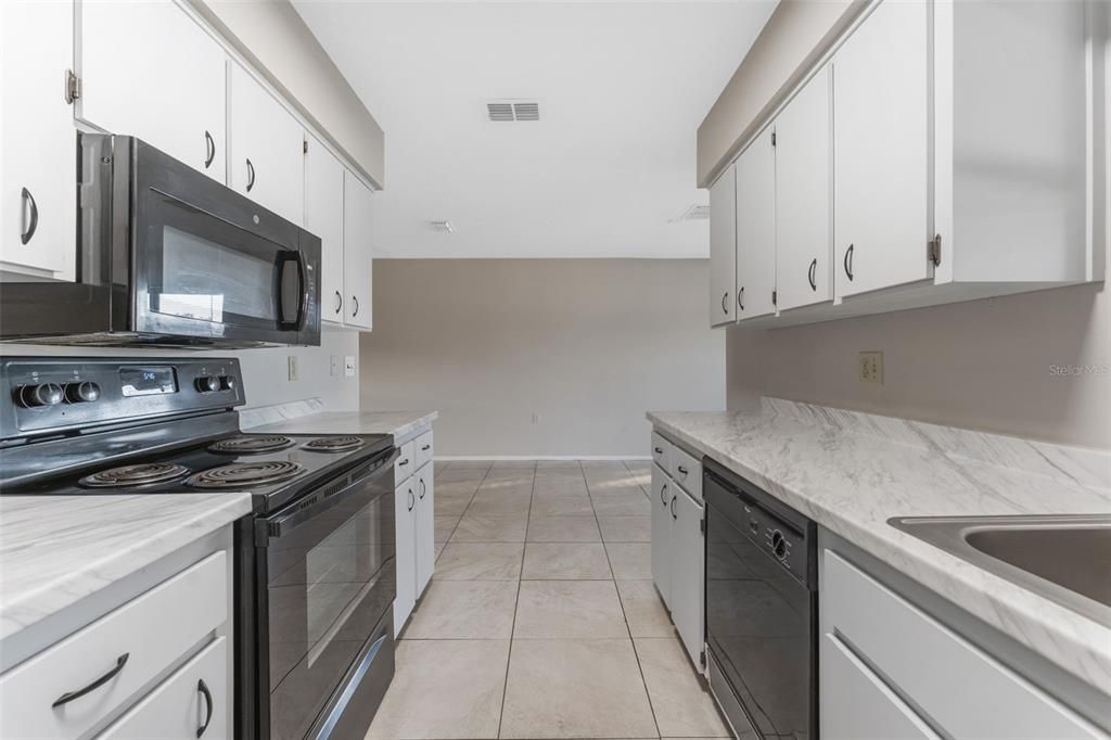 For Rent: $1,700 (2 beds, 2 baths, 1281 Square Feet)