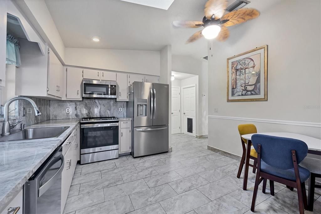 For Sale: $330,000 (3 beds, 2 baths, 1087 Square Feet)