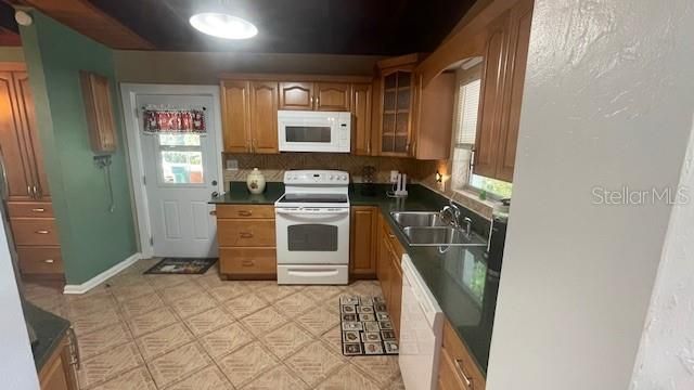 For Rent: $1,695 (2 beds, 1 baths, 1225 Square Feet)