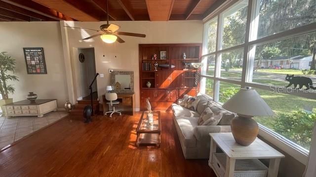 For Rent: $1,695 (2 beds, 1 baths, 1225 Square Feet)