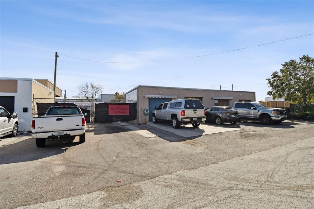 Pinellas Park Flex Space offered by GoCommercial