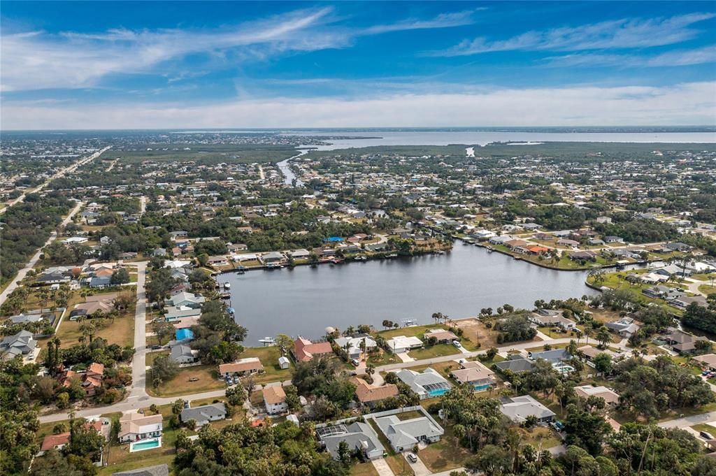 出租: $4,800 (3 贝兹, 2 浴室, 2810 平方英尺)