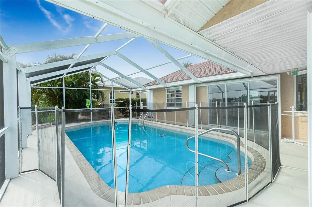 出租: $4,800 (3 贝兹, 2 浴室, 2810 平方英尺)