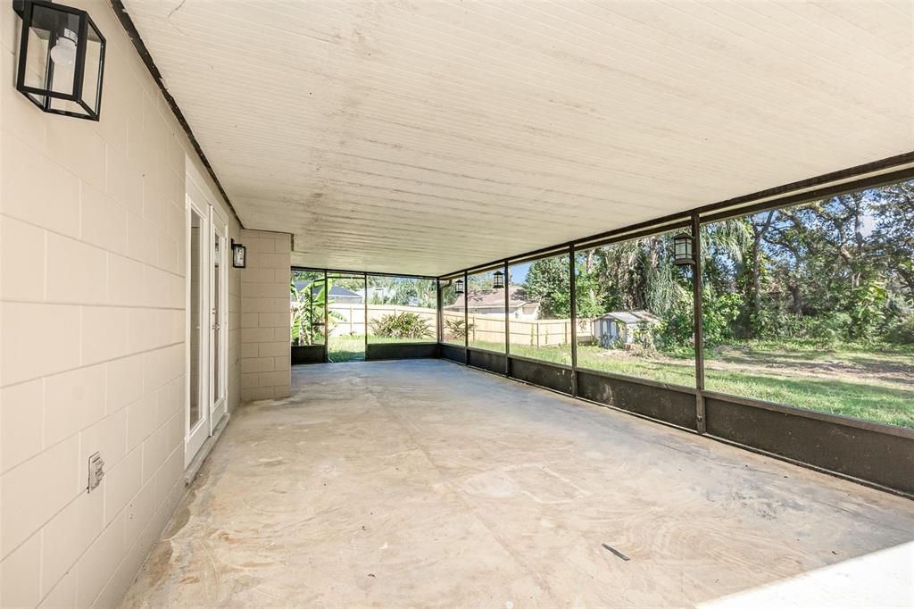 Screened in Porch