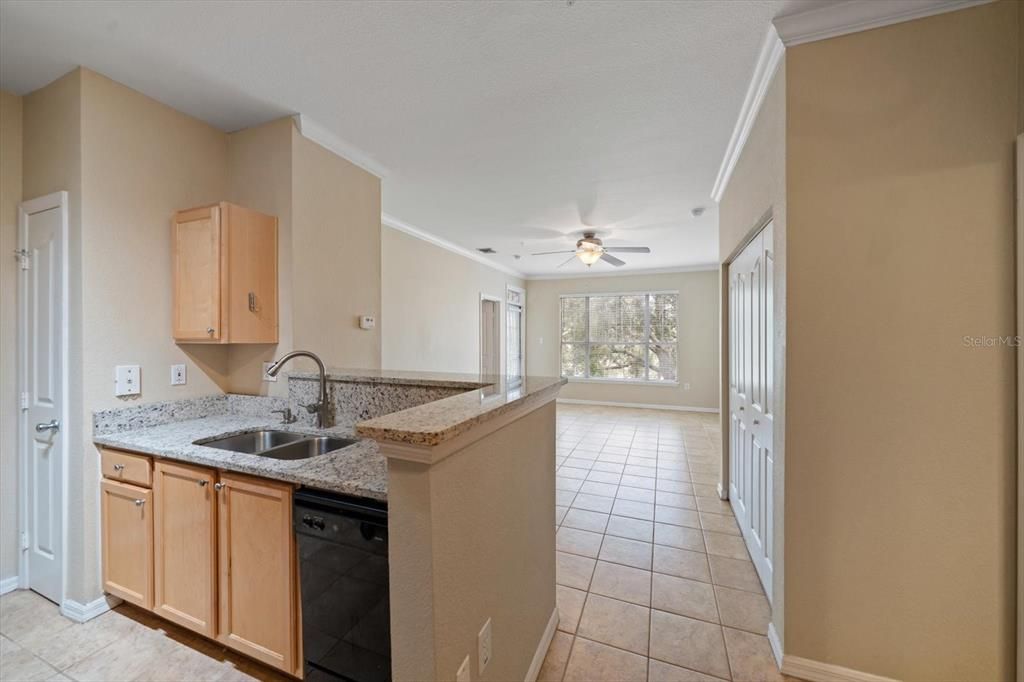 For Sale: $317,000 (2 beds, 2 baths, 1054 Square Feet)