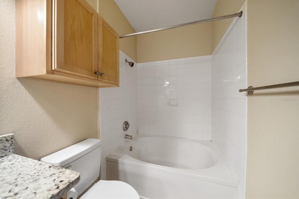 For Sale: $317,000 (2 beds, 2 baths, 1054 Square Feet)