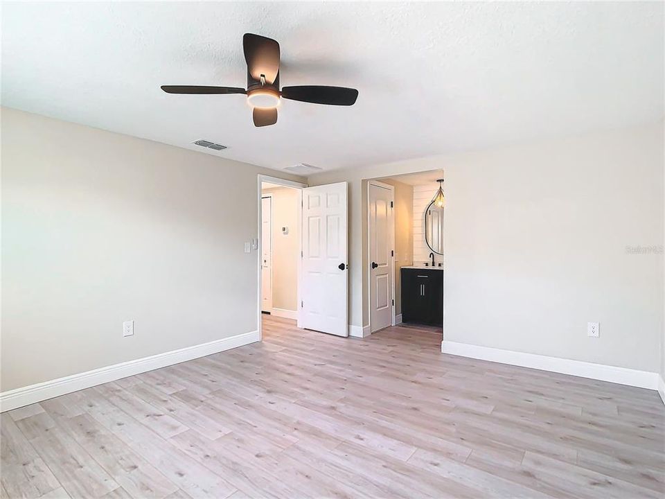 For Sale: $329,000 (4 beds, 2 baths, 1440 Square Feet)