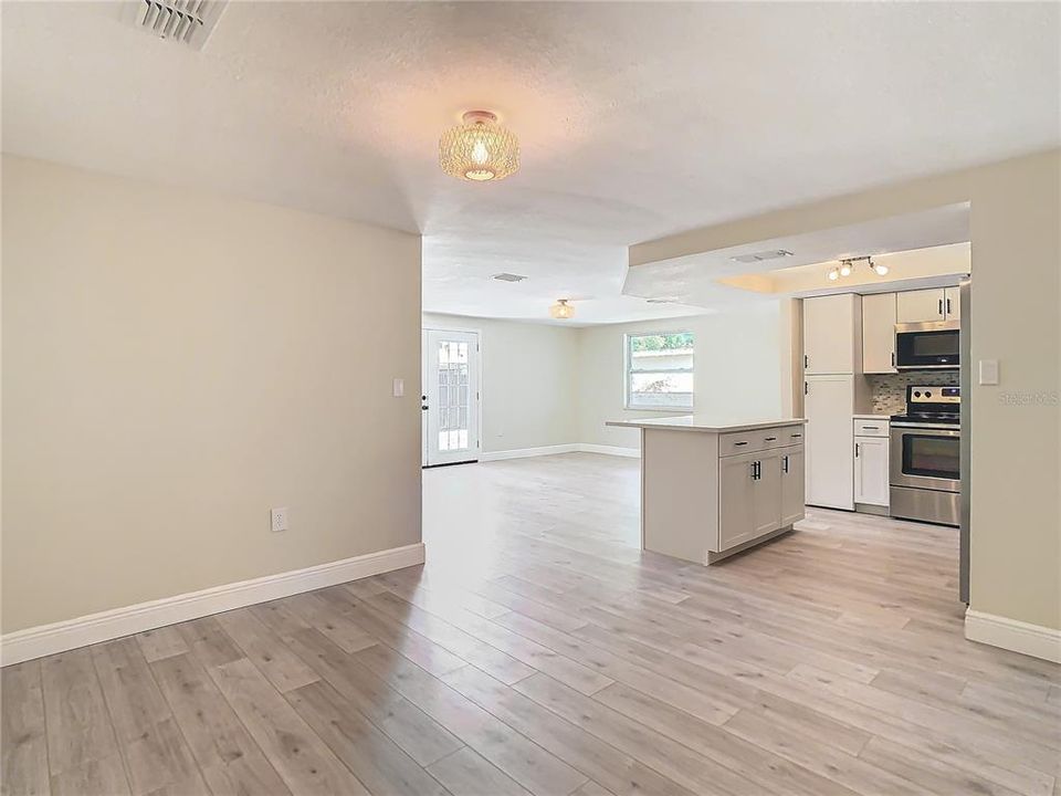 For Sale: $329,000 (4 beds, 2 baths, 1440 Square Feet)