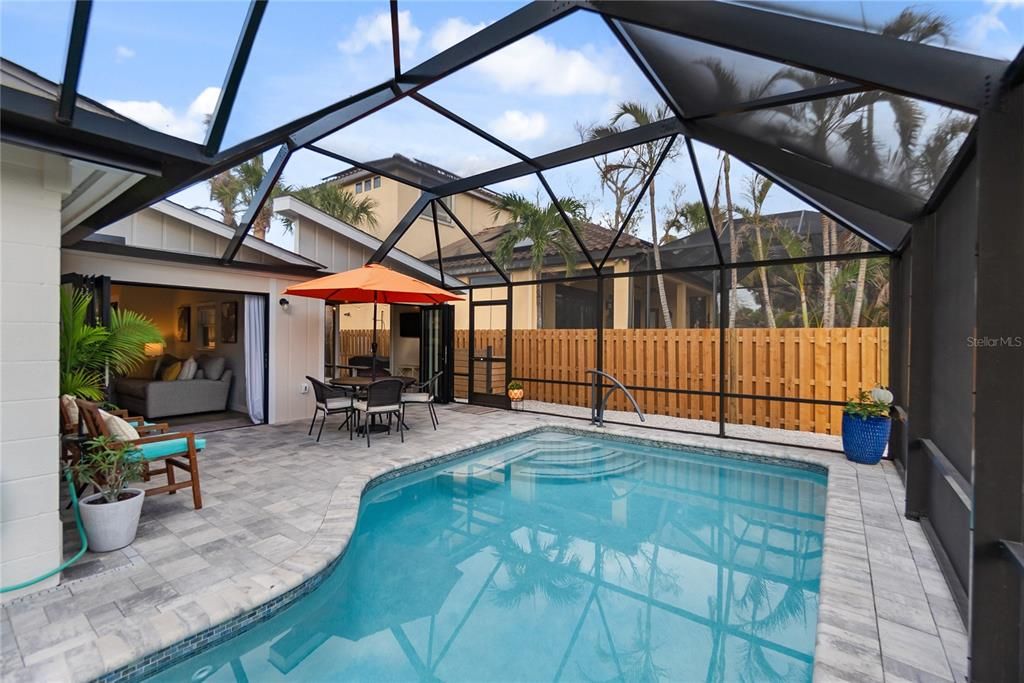 Active With Contract: $1,069,000 (3 beds, 2 baths, 1267 Square Feet)