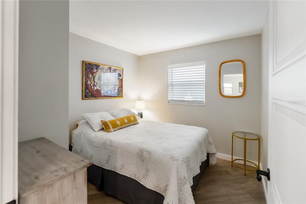 Active With Contract: $1,069,000 (3 beds, 2 baths, 1267 Square Feet)