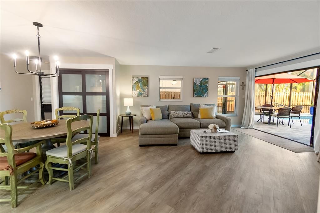 Active With Contract: $1,069,000 (3 beds, 2 baths, 1267 Square Feet)