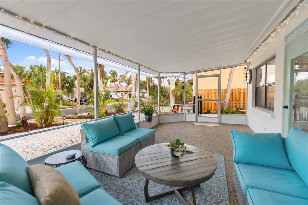 Active With Contract: $1,069,000 (3 beds, 2 baths, 1267 Square Feet)